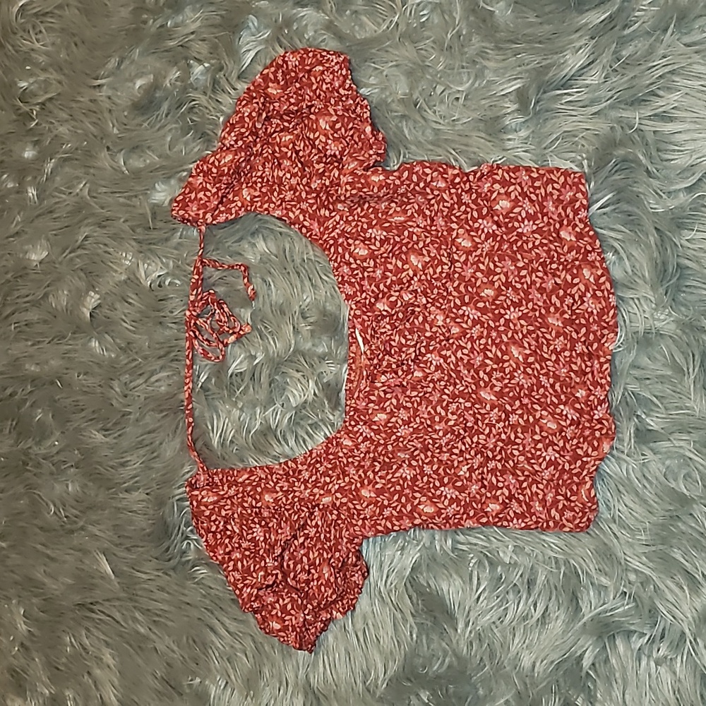 American Eagle floral crop top. Open back. Sz XS